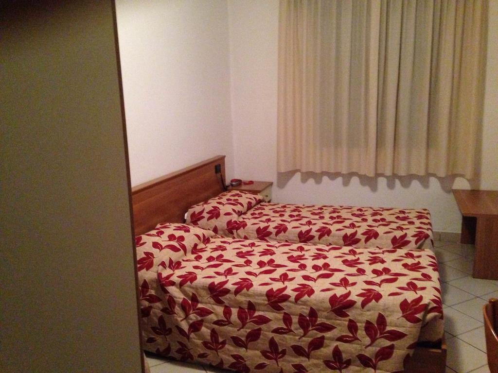 Arlecchino Hotel Castel San Pietro Terme Bilik gambar